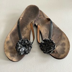 Clark’s Flip Flops | Black Patent Upper| Comfort Sole | Size 6 Women’s